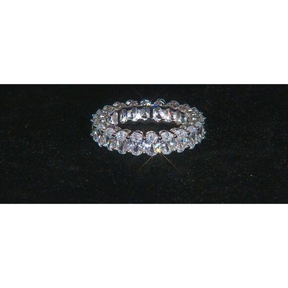 Gorgeous New 5.5 Ct Oval Cut Sim Diamond Eternity Band Ring Sz 8~925 Sterling - Picture 5 of 6